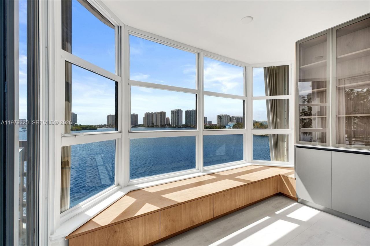 3530 Mystic Pointe Dr, Unit 415, Aventura, FL 33180 Photo