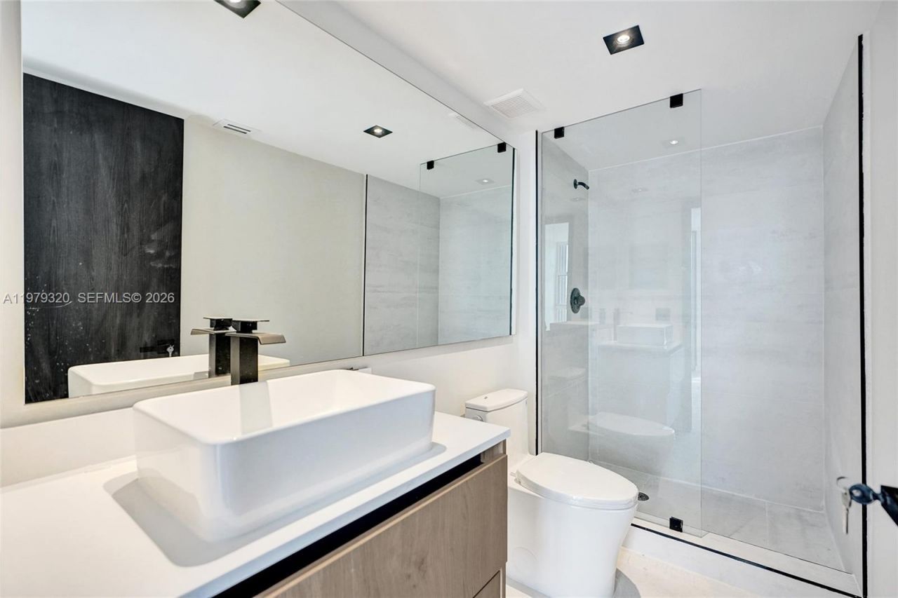 3530 Mystic Pointe Dr, Unit 415, Aventura, FL 33180 Photo