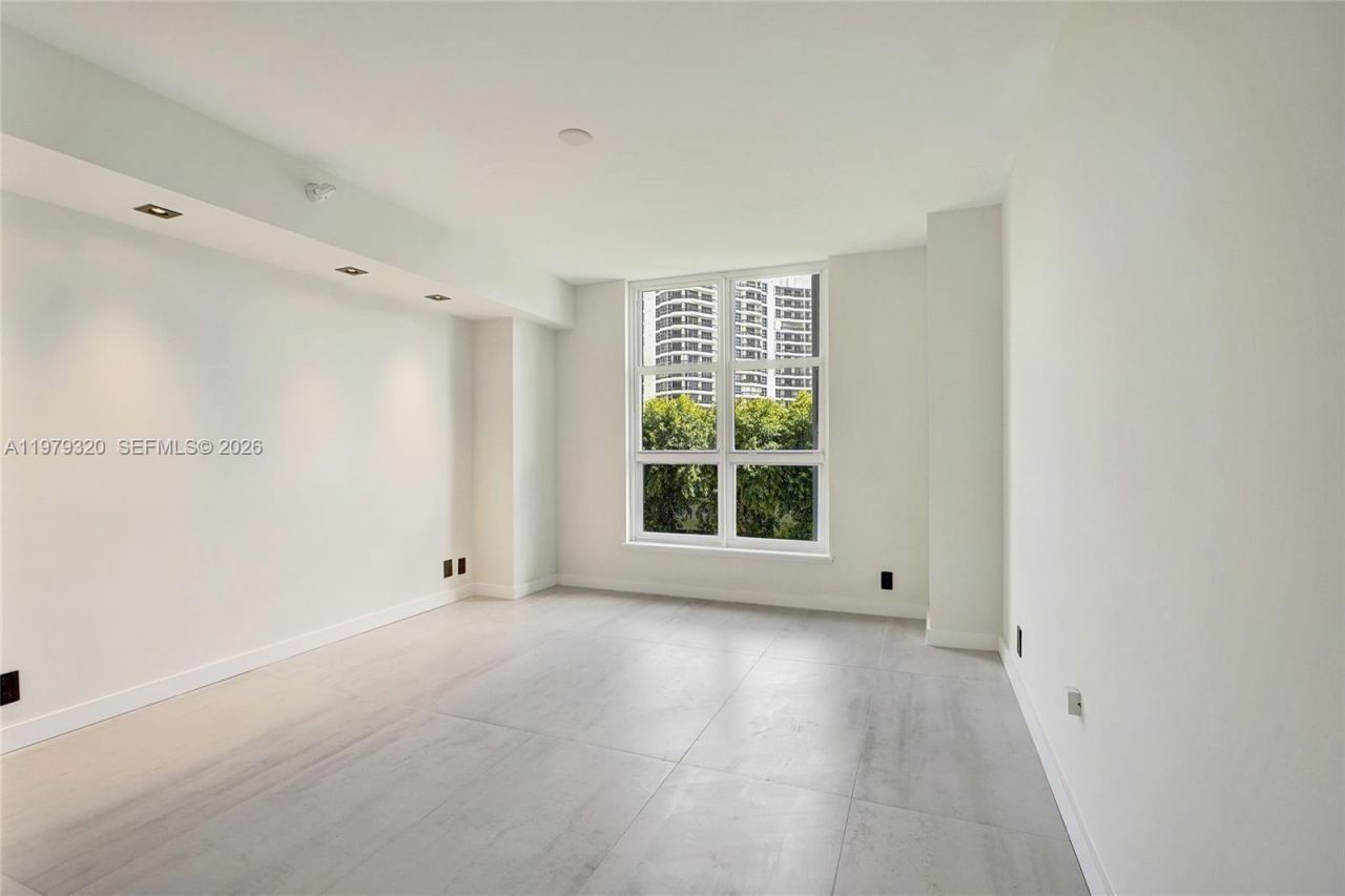 3530 Mystic Pointe Dr, Unit 415, Aventura, FL 33180 Photo