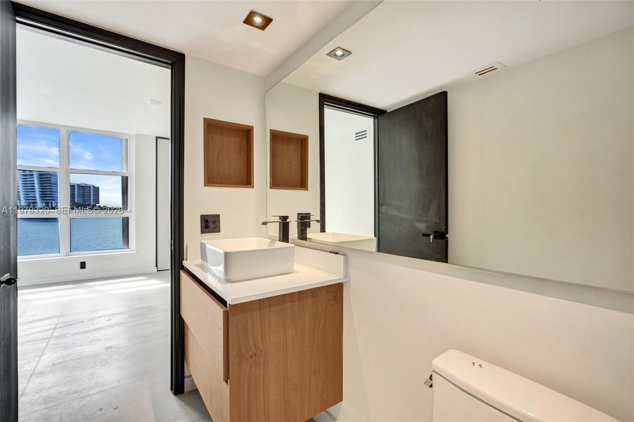 3530 Mystic Pointe Dr, Unit 415, Aventura, FL 33180 Photo