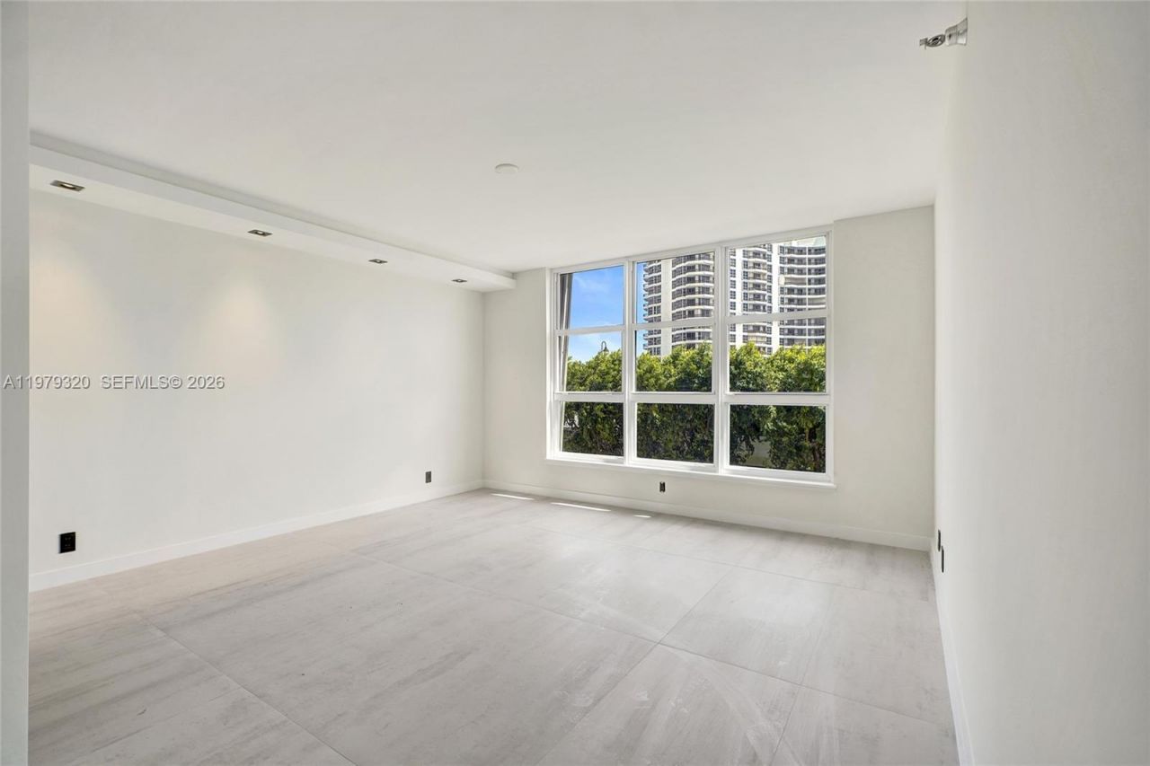 3530 Mystic Pointe Dr, Unit 415, Aventura, FL 33180 Photo