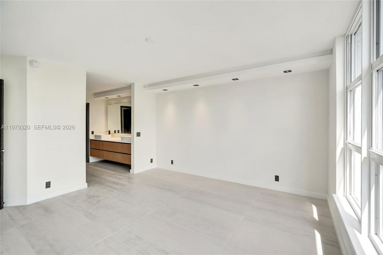 3530 Mystic Pointe Dr, Unit 415, Aventura, FL 33180 Photo