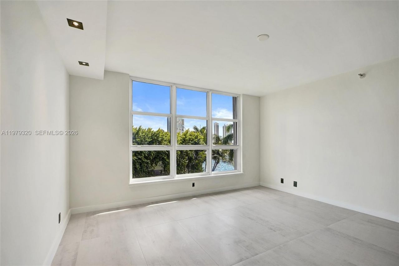 3530 Mystic Pointe Dr, Unit 415, Aventura, FL 33180 Photo