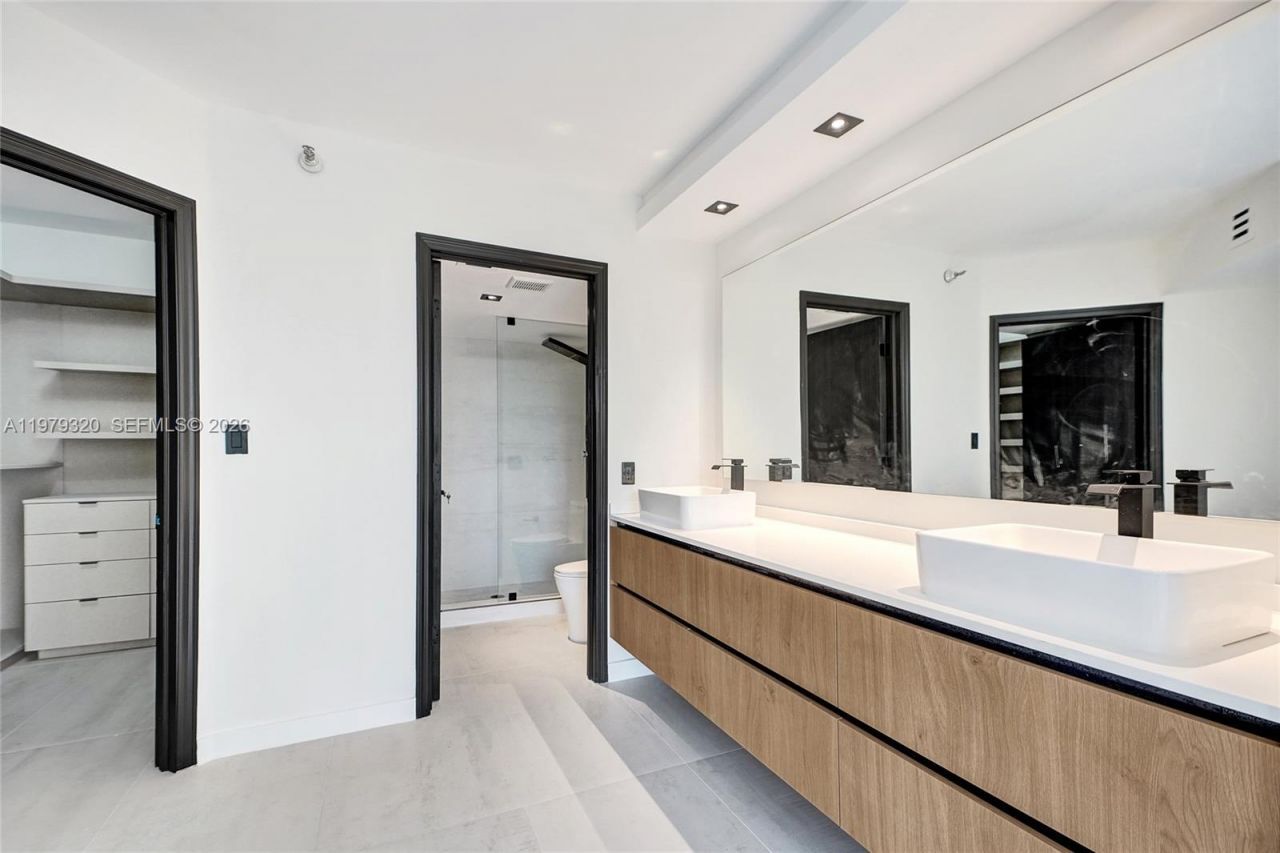 3530 Mystic Pointe Dr, Unit 415, Aventura, FL 33180 Photo