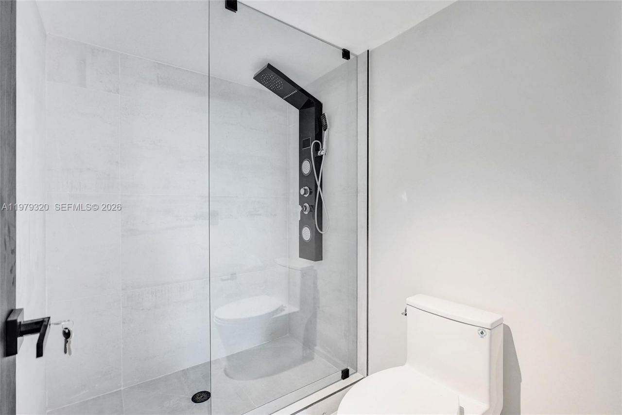 3530 Mystic Pointe Dr, Unit 415, Aventura, FL 33180 Photo