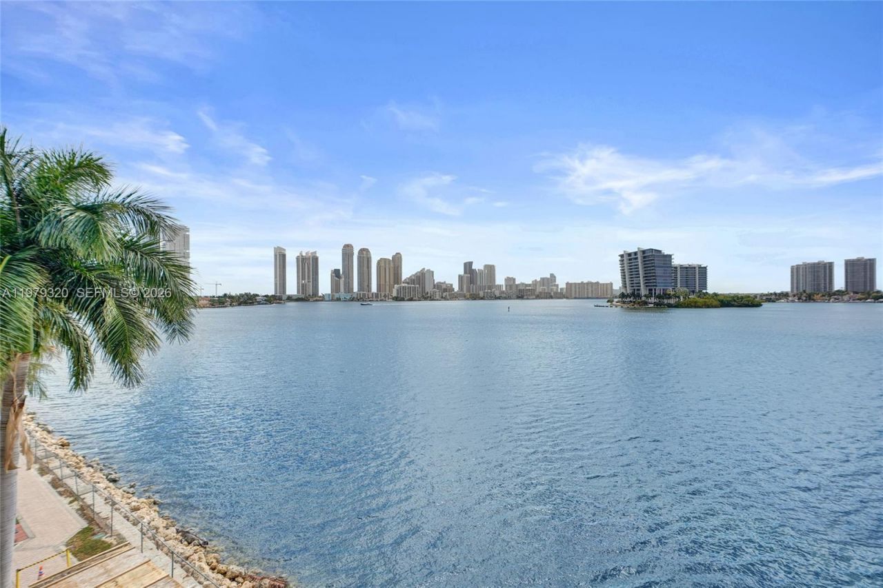 3530 Mystic Pointe Dr, Unit 415, Aventura, FL 33180 Photo