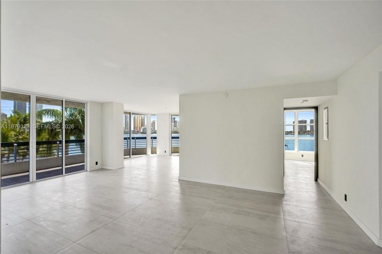 3530 Mystic Pointe Dr, Unit 415, Aventura, FL 33180 Photo