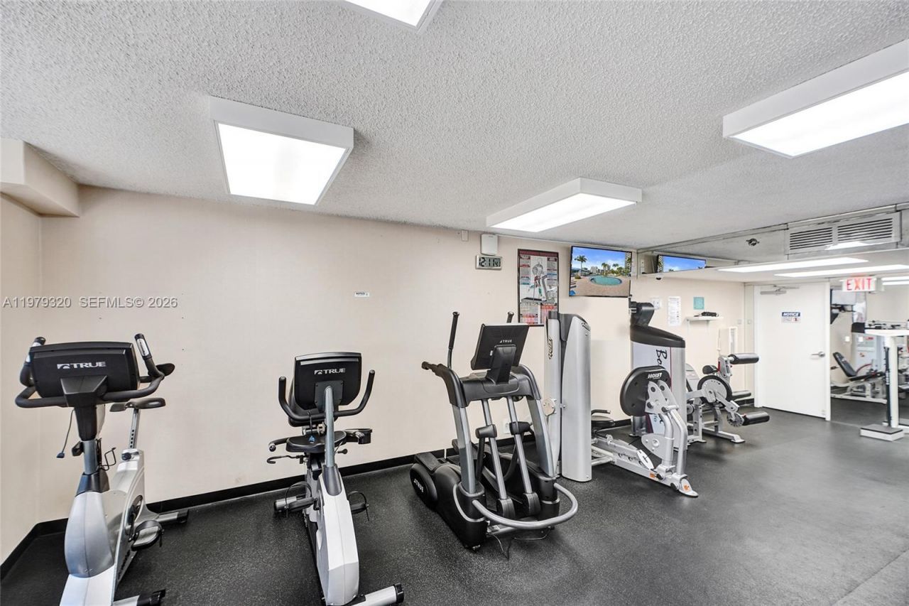 3530 Mystic Pointe Dr, Unit 415, Aventura, FL 33180 Photo