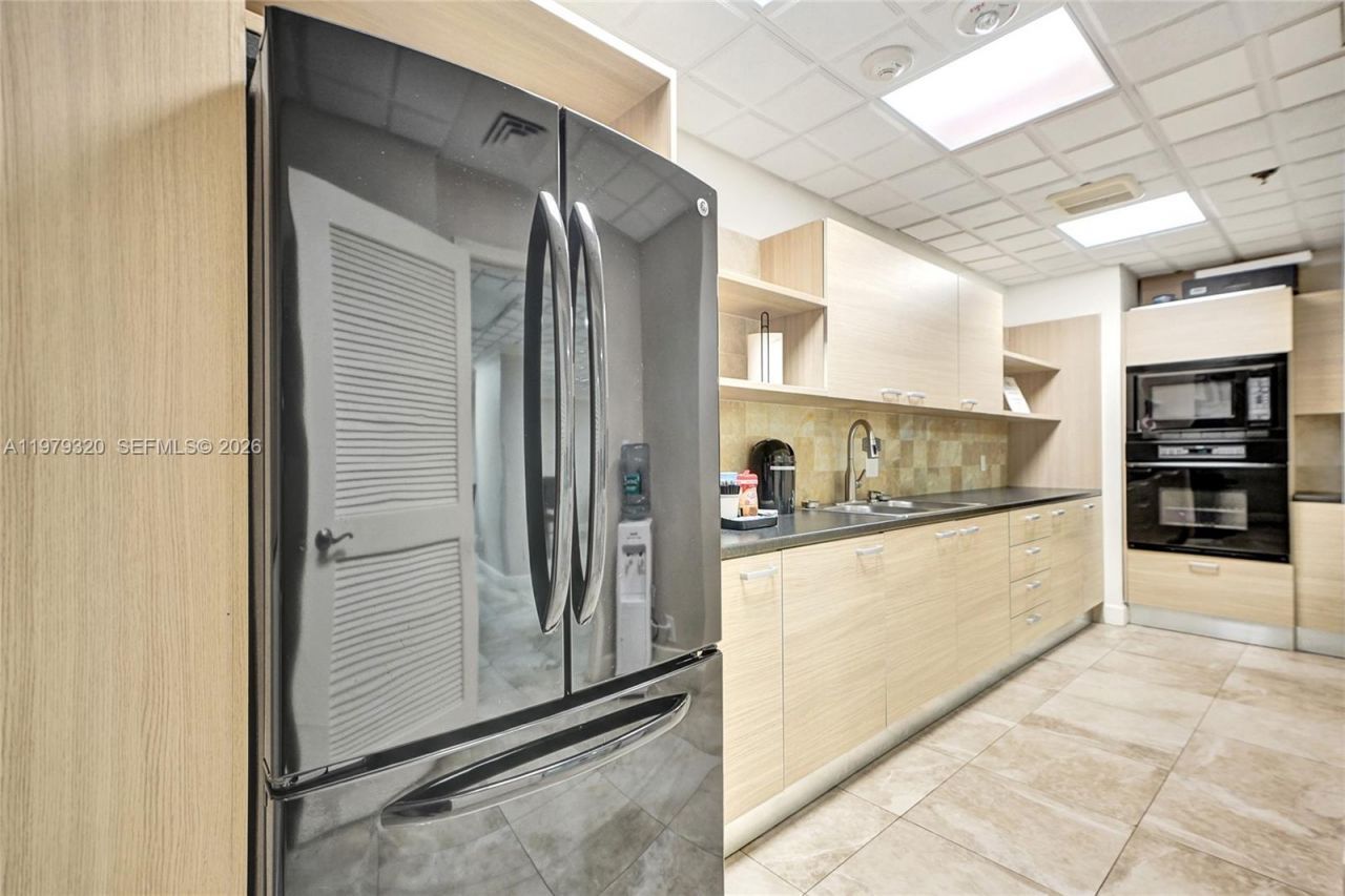 3530 Mystic Pointe Dr, Unit 415, Aventura, FL 33180 Photo