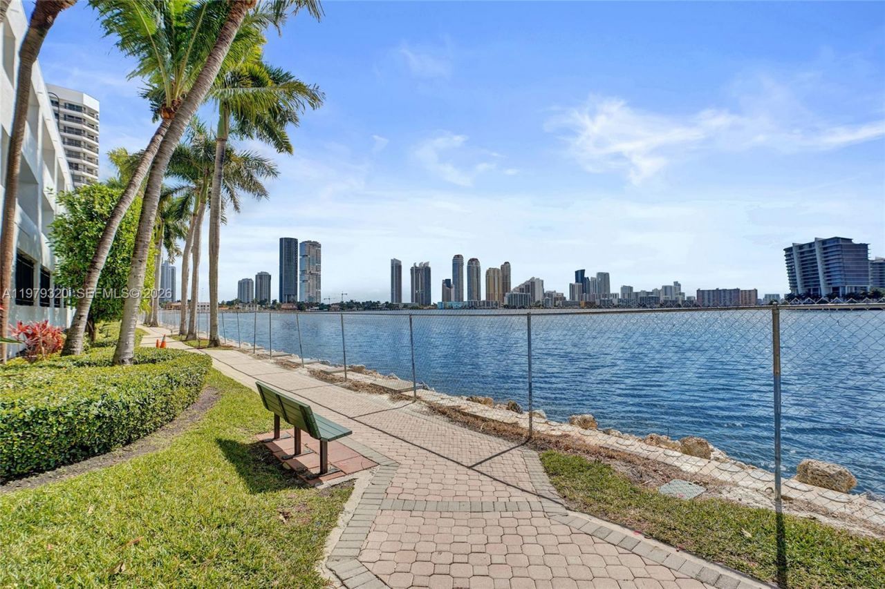 3530 Mystic Pointe Dr, Unit 415, Aventura, FL 33180 Photo