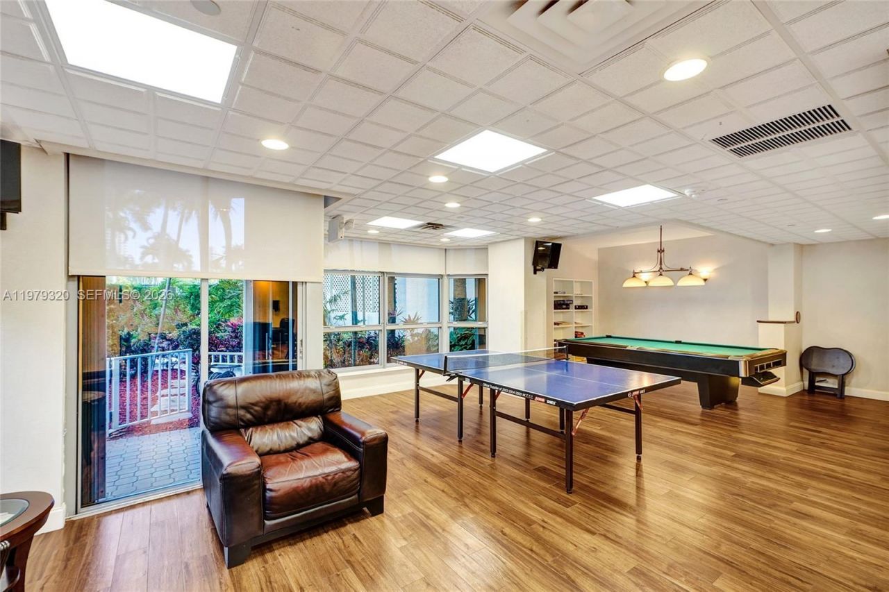 3530 Mystic Pointe Dr, Unit 415, Aventura, FL 33180 Photo