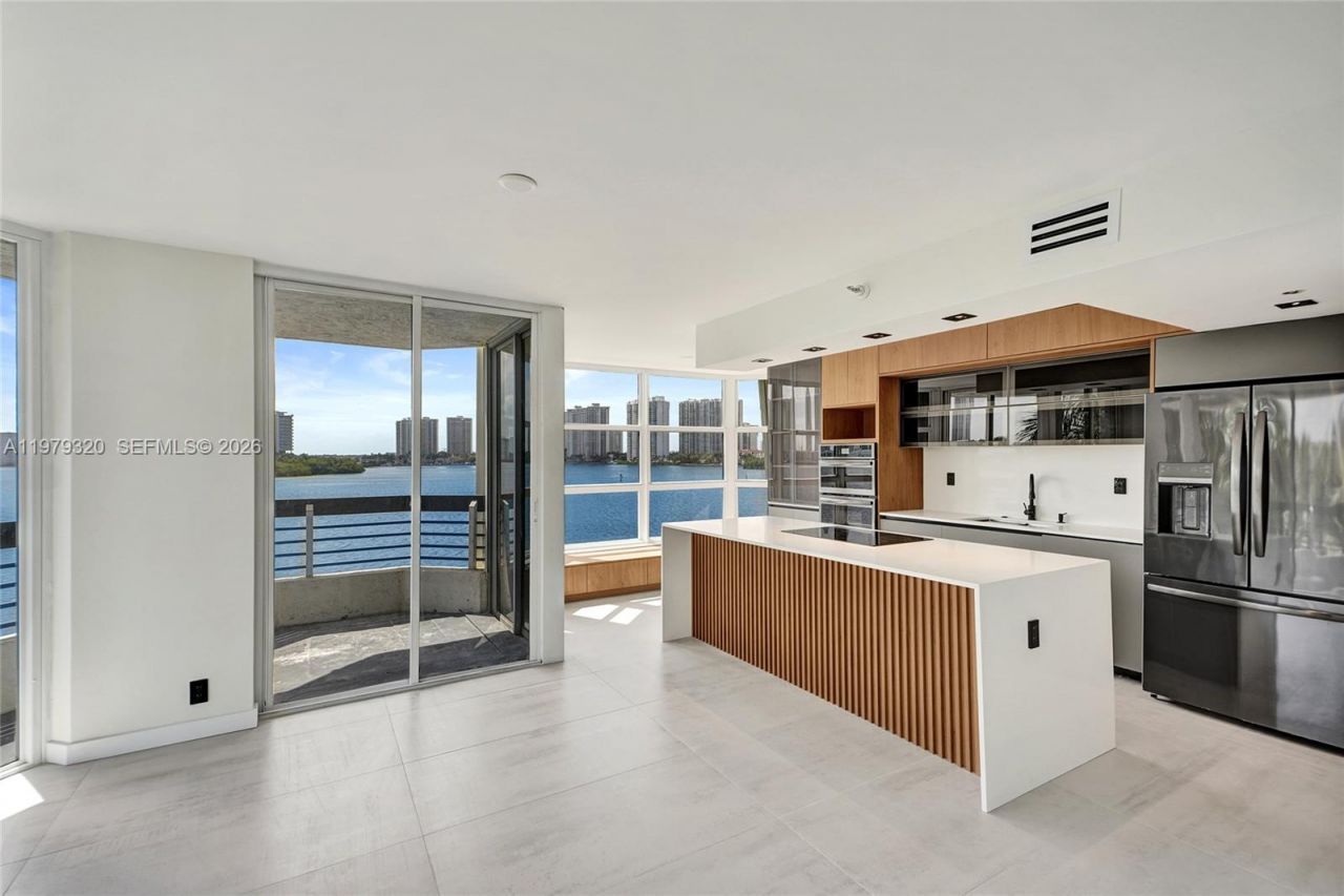 3530 Mystic Pointe Dr, Unit 415, Aventura, FL 33180 Photo