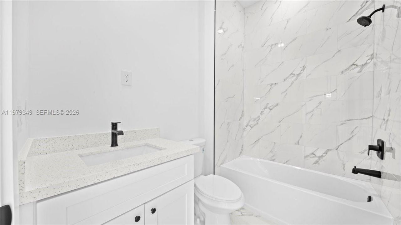 826/828 Diplomat Pkwy E, Cape Coral, FL 33909 Photo