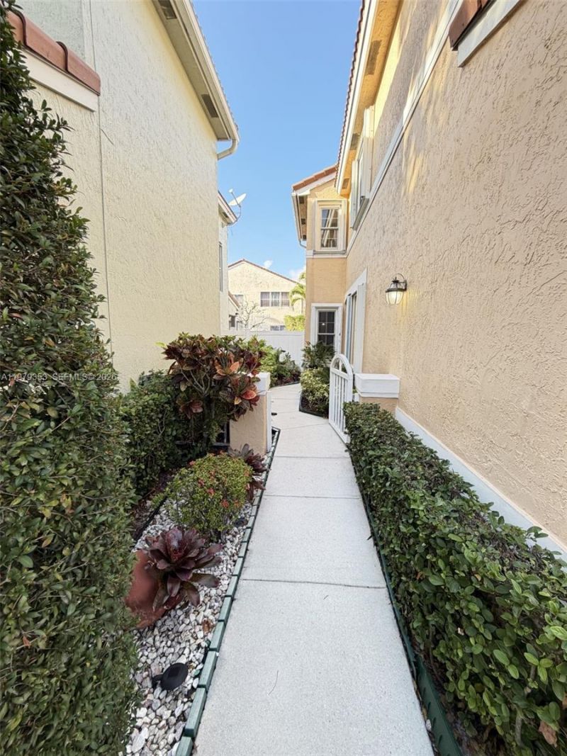 10840 NW 46th Dr, Coral Springs, FL 33076 Photo