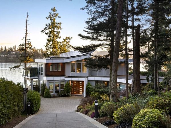 2355 Tryon Rd, North Saanich, BC V8L 5H8