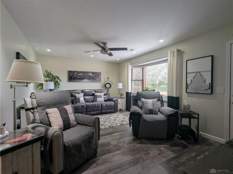 1977 Willoughby Avenue, Moorefield Township, OH 45502 Photo 5