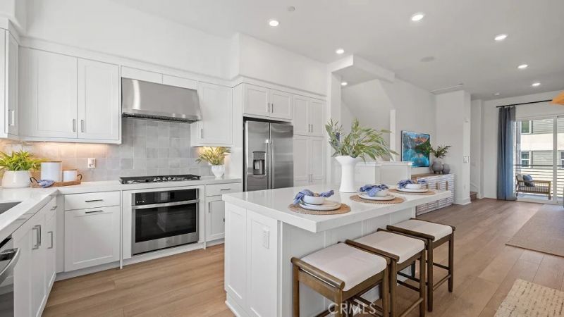 832 Sonia, Irvine, CA 92618 Main Photo