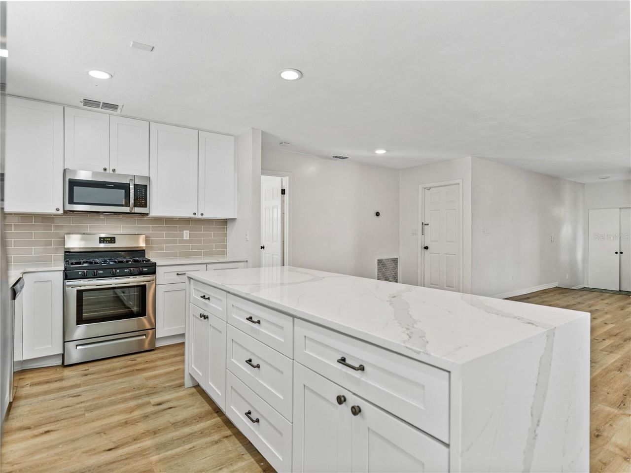 6000 19th Street Ne, Saint Petersburg, FL 33703 Photo