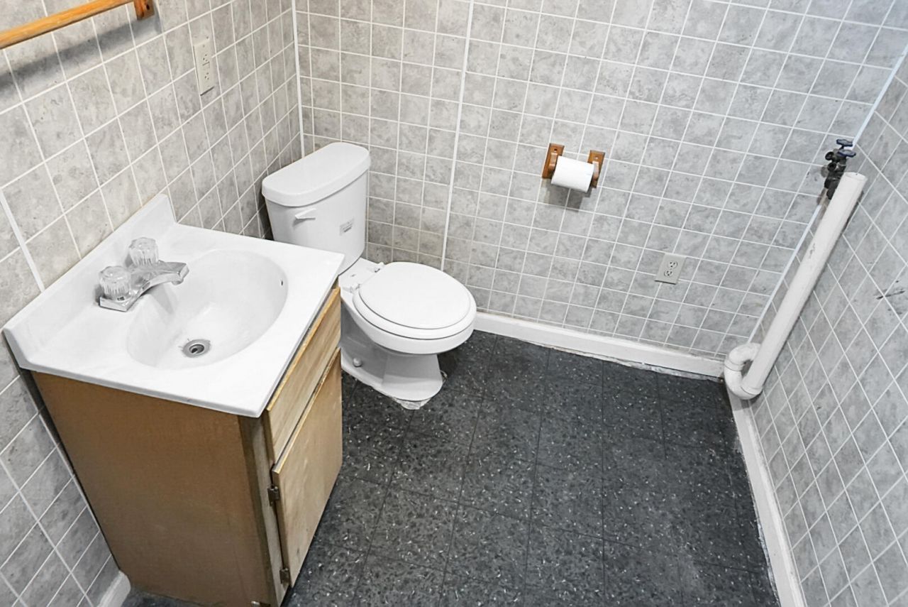 1449 S Sherwood Drive Photo 22