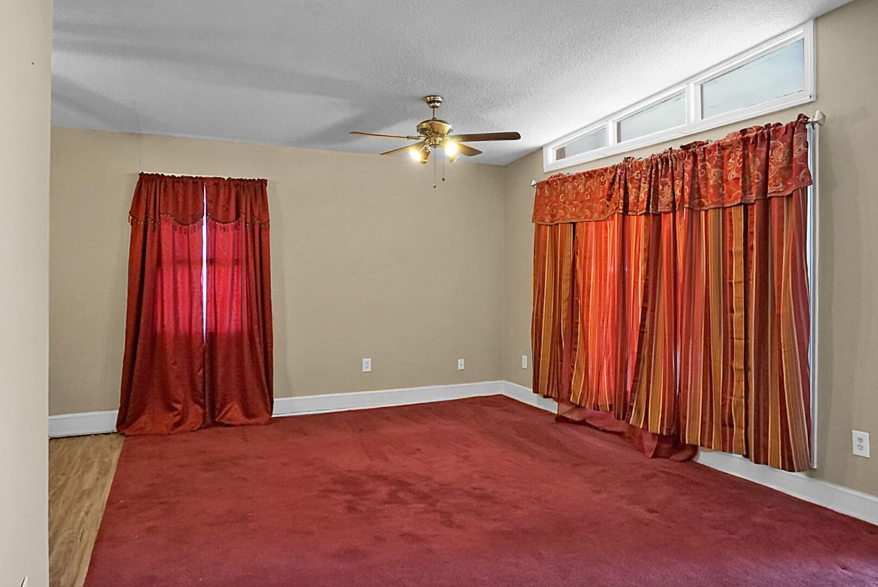 1449 S Sherwood Drive Photo 4