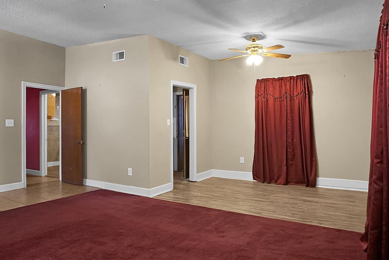 1449 S Sherwood Drive Photo 7