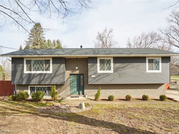 1881 Nichols Road, Akron, OH 44312