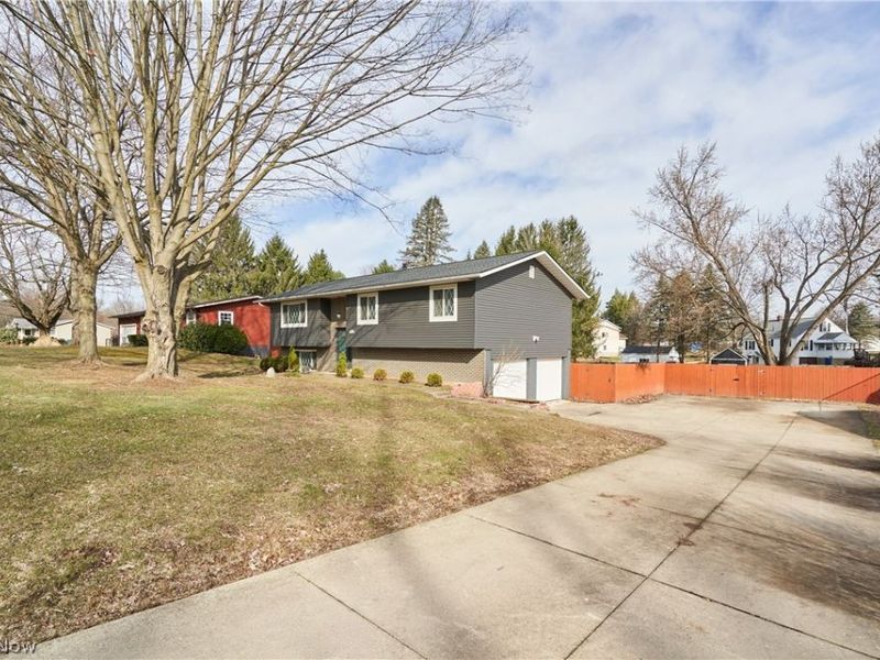 1881 Nichols Road, Akron, OH 44312 Photo 3