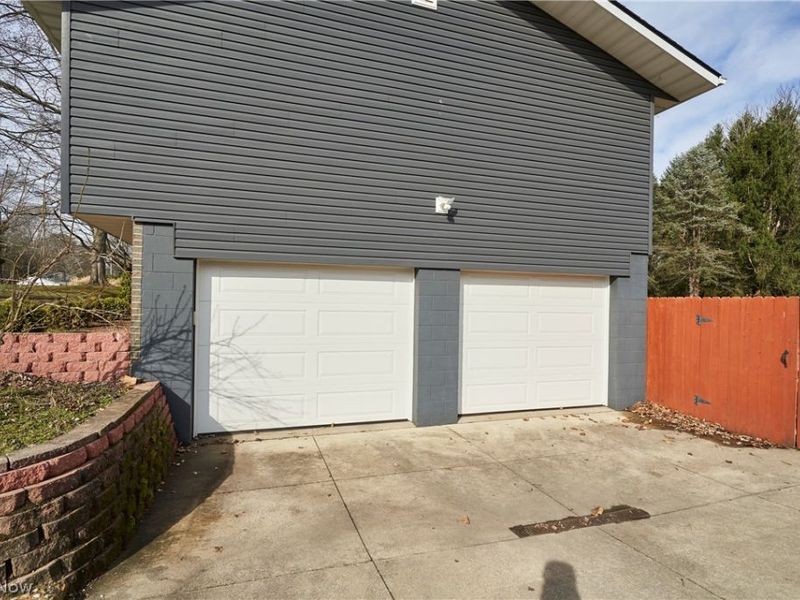 1881 Nichols Road, Akron, OH 44312 Photo 4