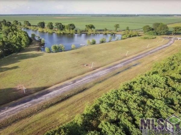 4900 Bueche Rd, Port Allen, LA 70767