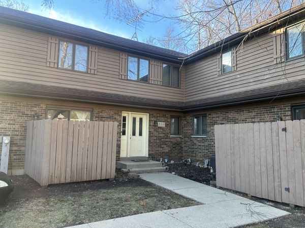 356 N Airlite Street , Unit 356, Elgin, IL 60123