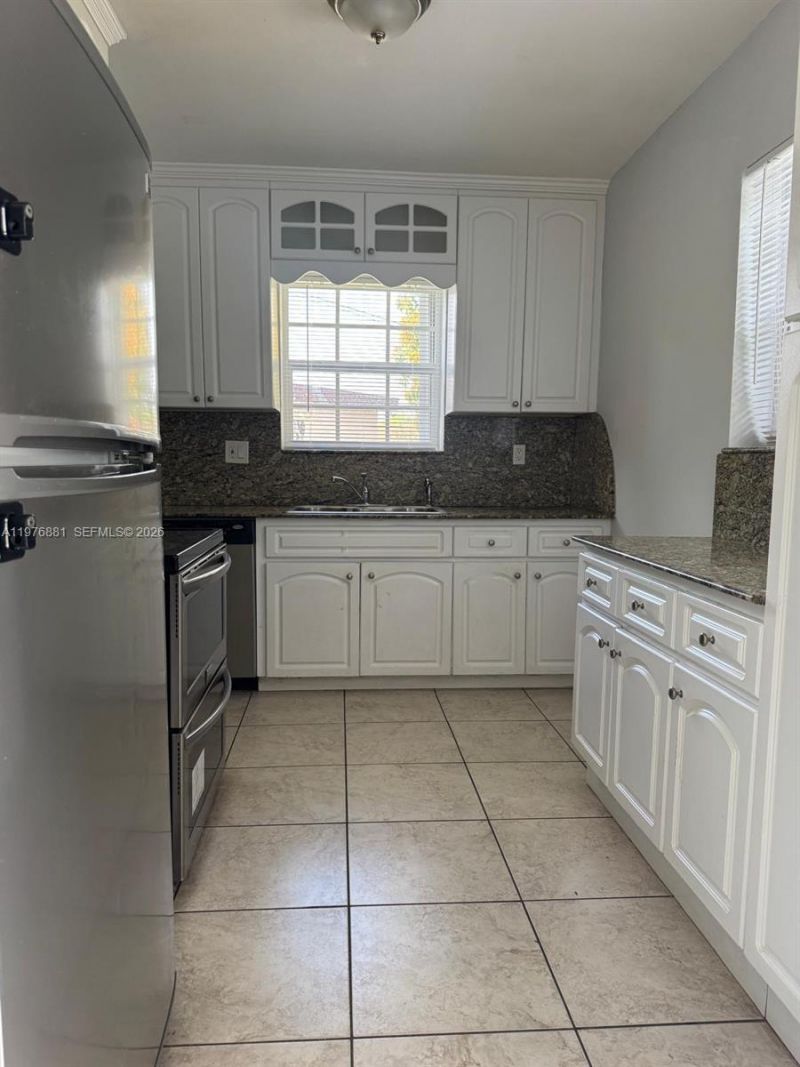 16981 NE 8th Ct, North Miami Beach, FL 33162 Photo