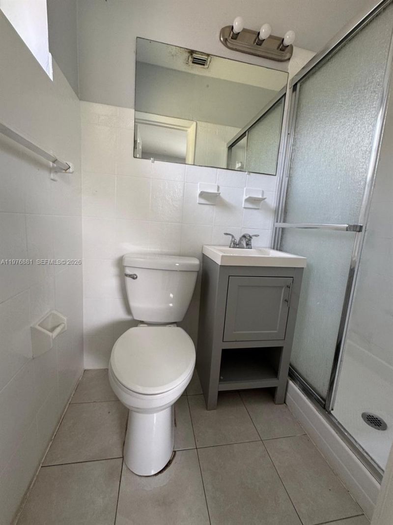 16981 NE 8th Ct, North Miami Beach, FL 33162 Photo