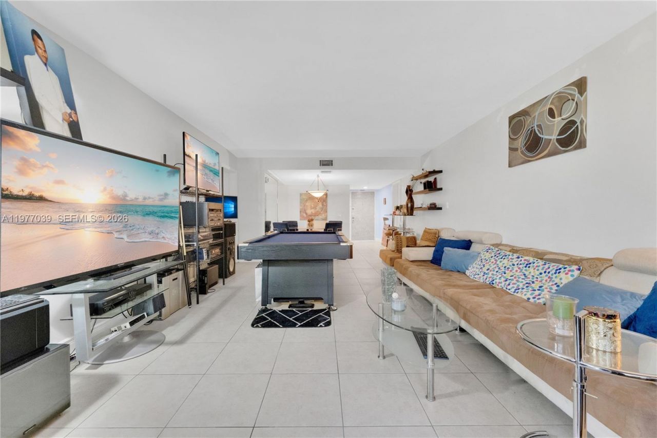 16200 Golf Club Rd , Unit 102, Weston, FL 33326 Photo