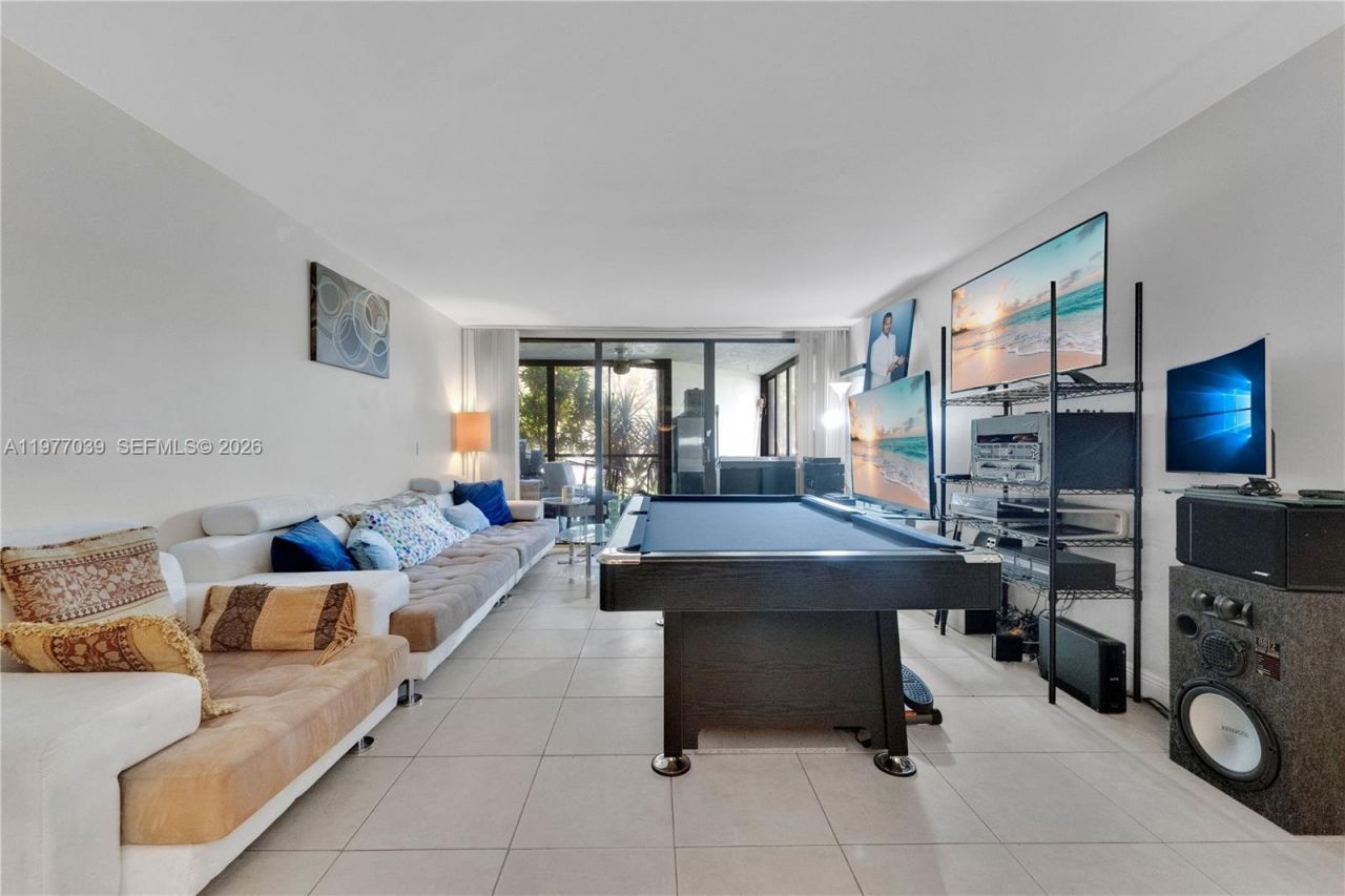 16200 Golf Club Rd , Unit 102, Weston, FL 33326 Photo