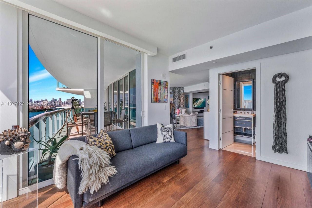 1000 S Pointe Dr , Unit 1503, Miami Beach, FL 33139 Photo