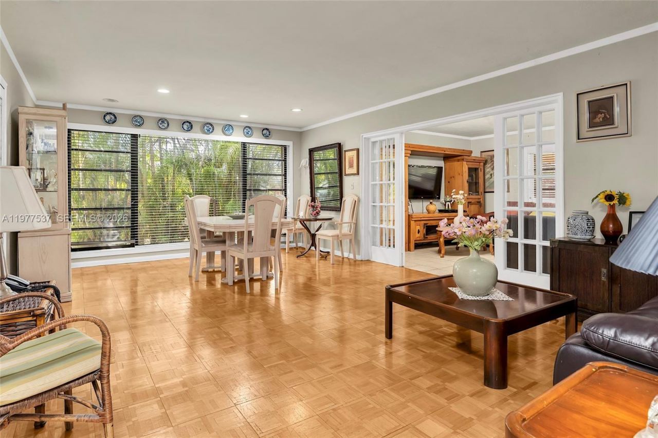 9011 SW 18th Ter, Miami, FL 33165 Photo