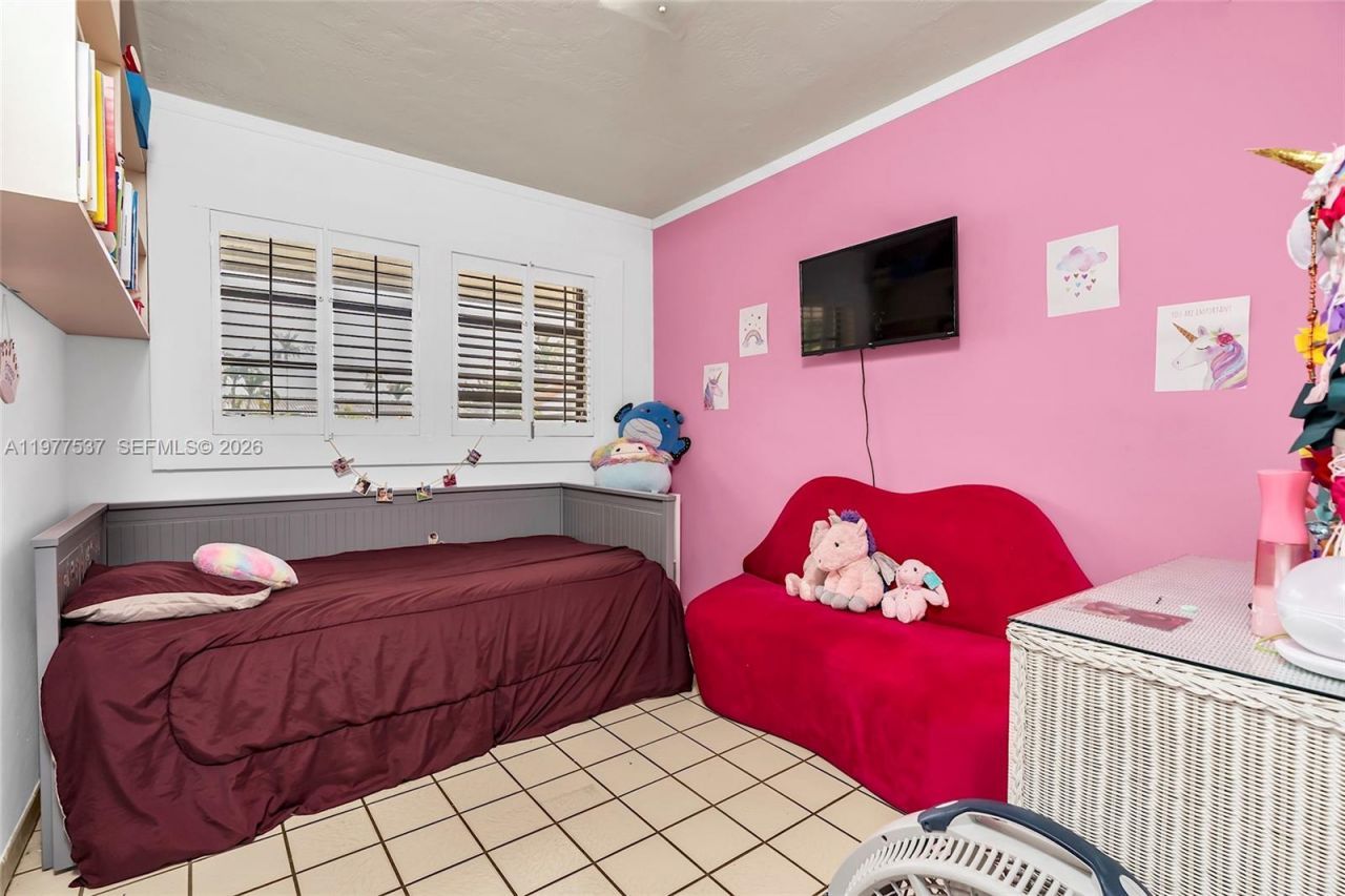 9011 SW 18th Ter, Miami, FL 33165 Photo