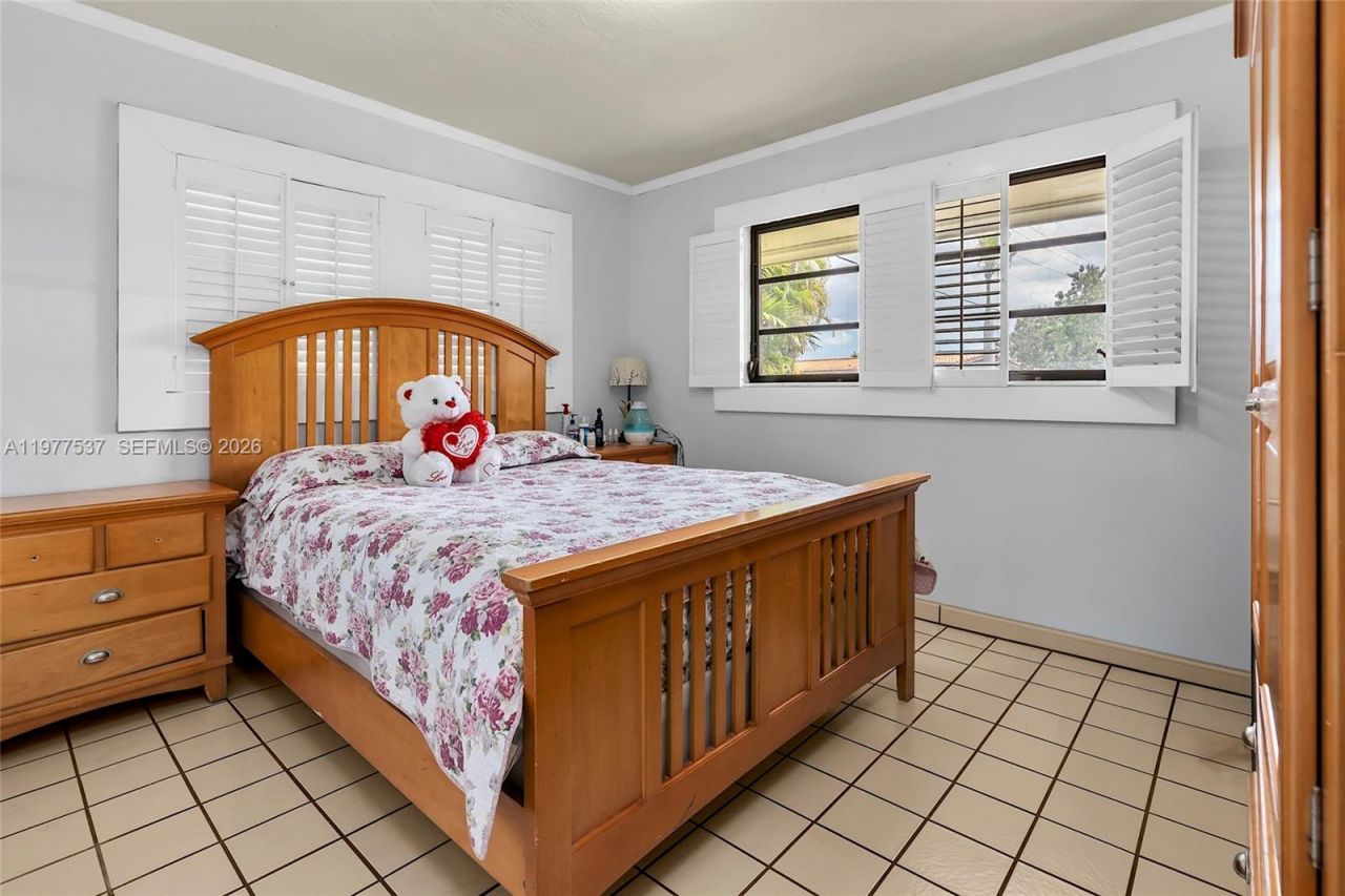 9011 SW 18th Ter, Miami, FL 33165 Photo