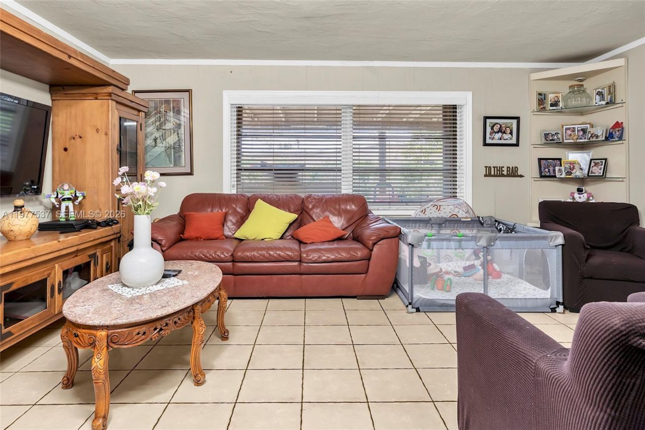 9011 SW 18th Ter, Miami, FL 33165 Photo