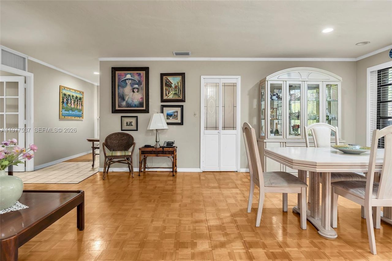 9011 SW 18th Ter, Miami, FL 33165 Photo