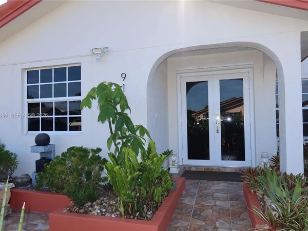 910 SW 140th Ave, Miami, FL 33184
