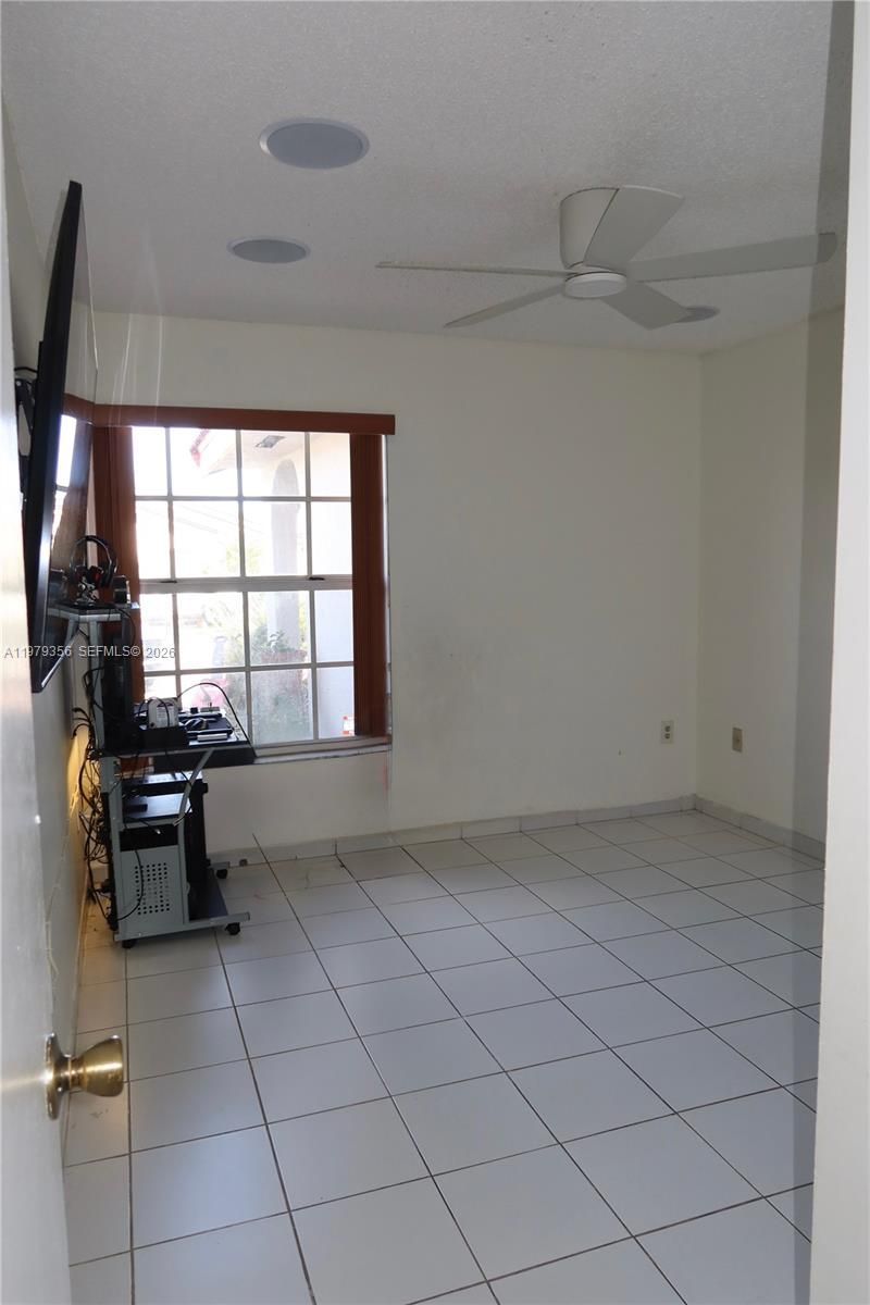 910 SW 140th Ave, Miami, FL 33184 Photo