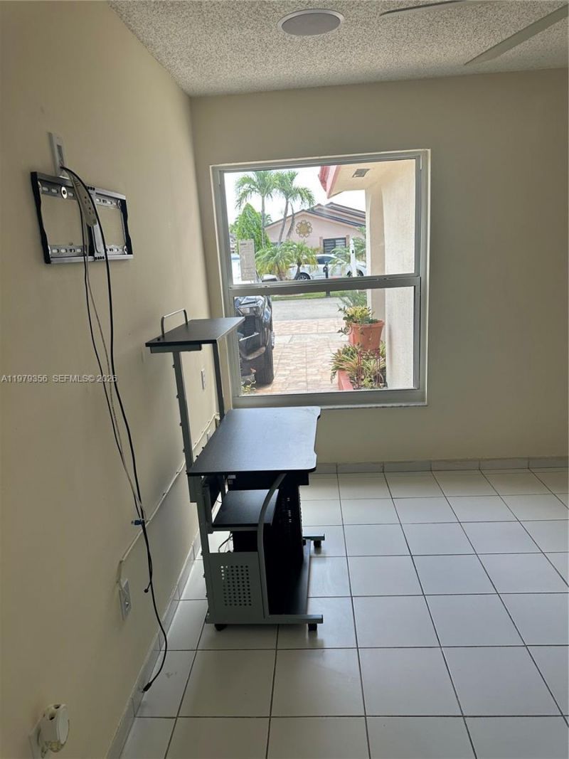 910 SW 140th Ave, Miami, FL 33184 Photo