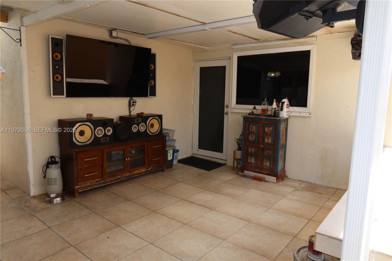 910 SW 140th Ave, Miami, FL 33184 Photo