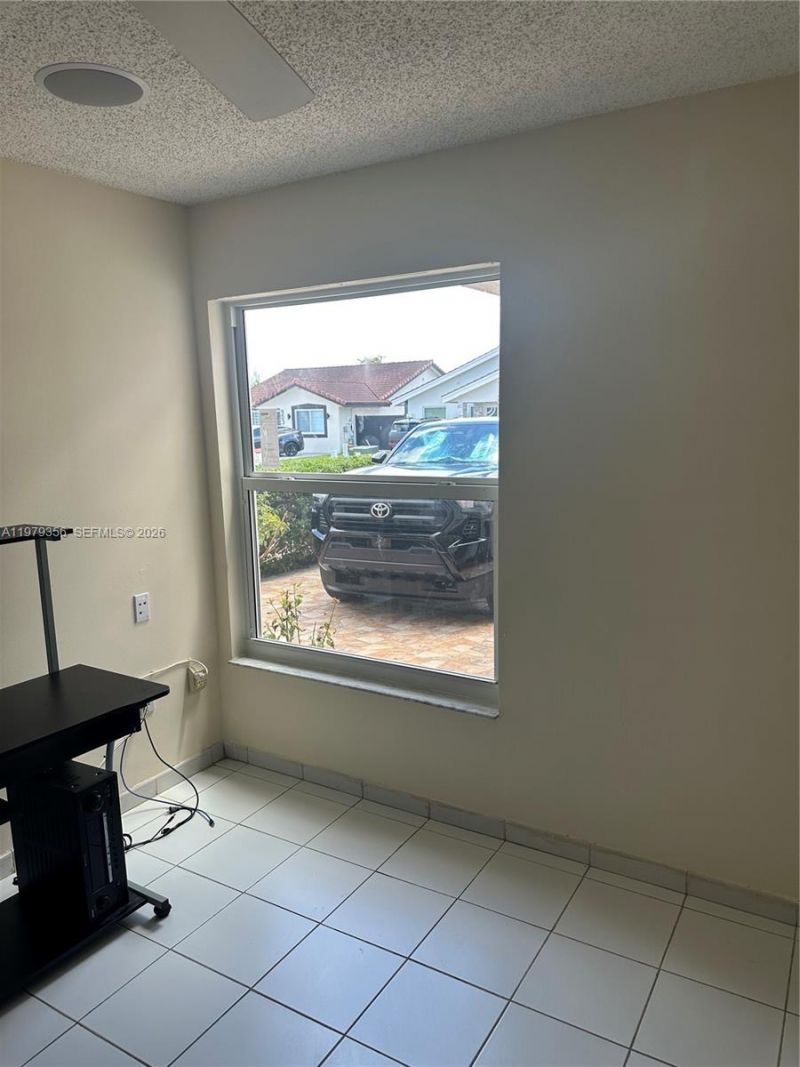 910 SW 140th Ave, Miami, FL 33184 Photo