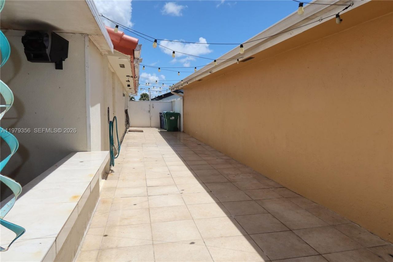 910 SW 140th Ave, Miami, FL 33184 Photo