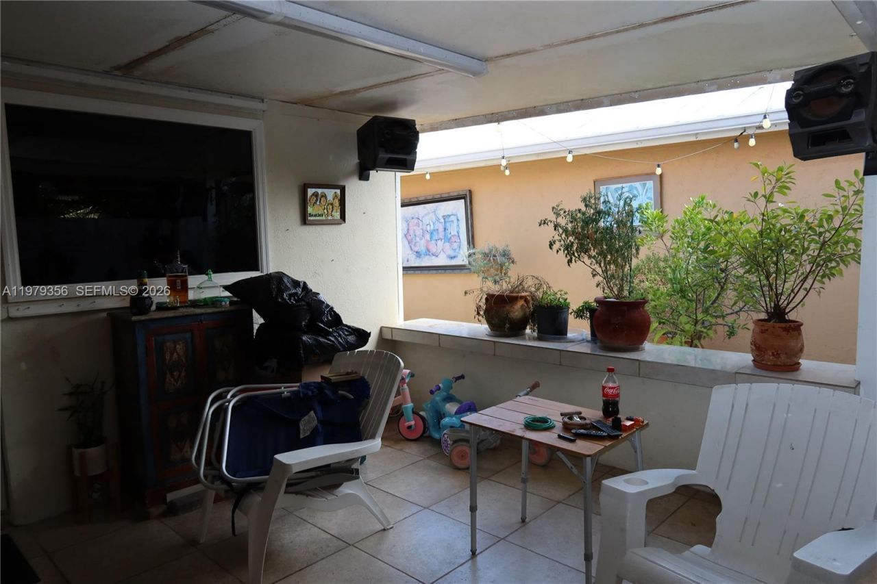 910 SW 140th Ave, Miami, FL 33184 Photo