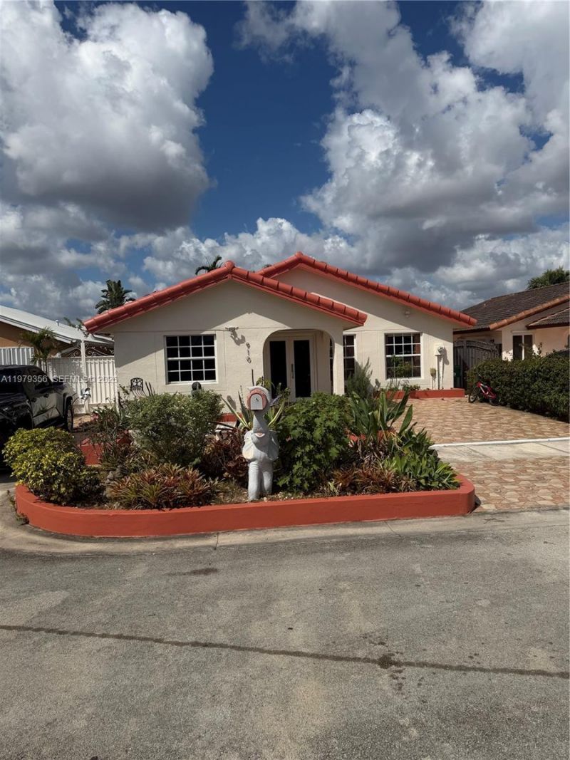 910 SW 140th Ave, Miami, FL 33184 Photo