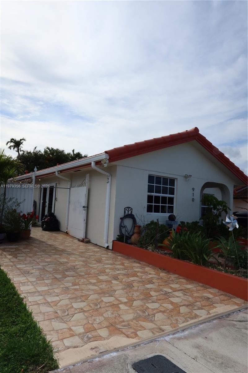910 SW 140th Ave, Miami, FL 33184 Photo