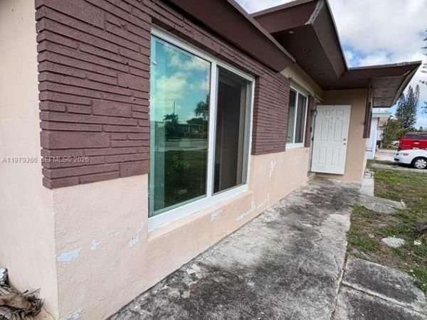 5631 Branch St , Hollywood, FL 33021